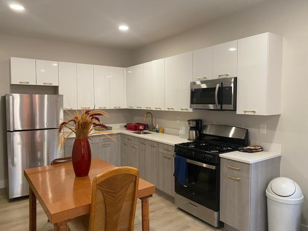 Stylish Room 8Mins To Newark Airport Экстерьер фото