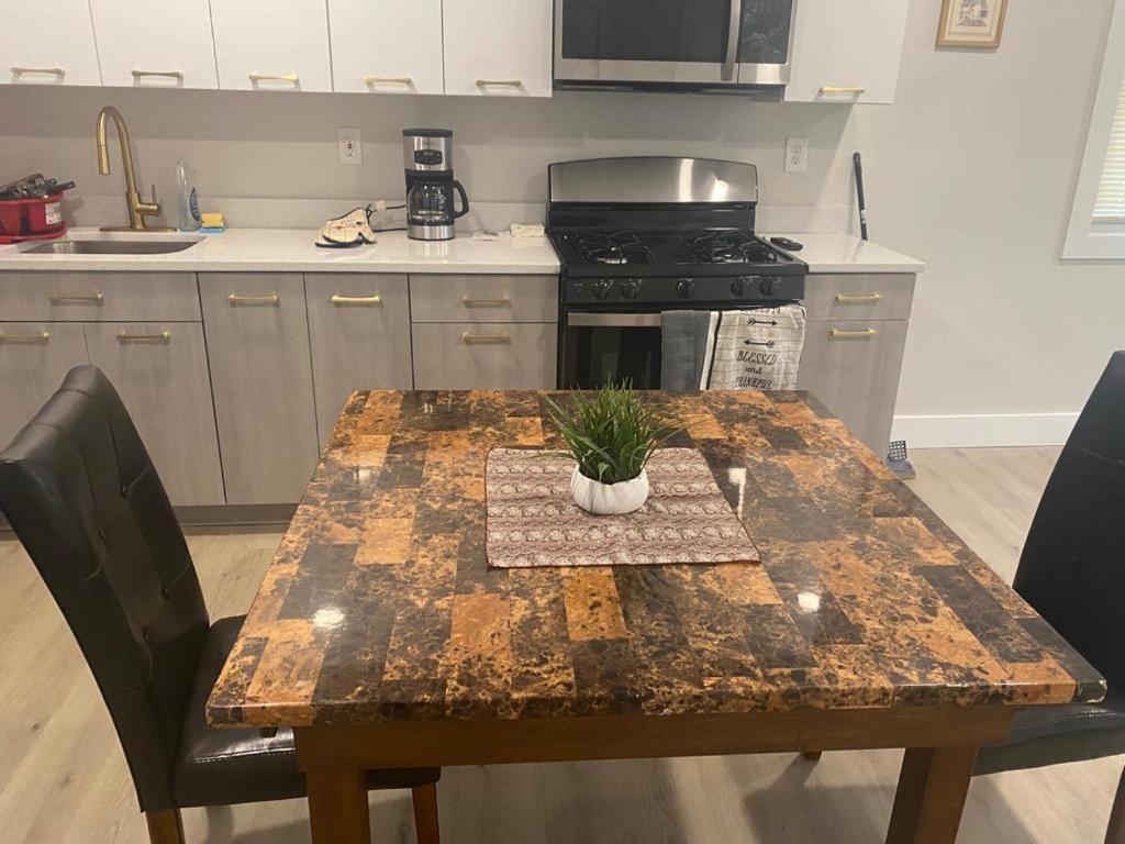 Stylish Room 8Mins To Newark Airport Экстерьер фото