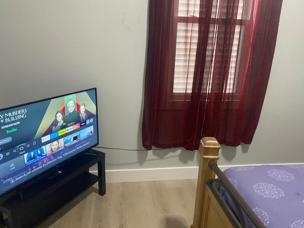 Stylish Room 8Mins To Newark Airport Экстерьер фото