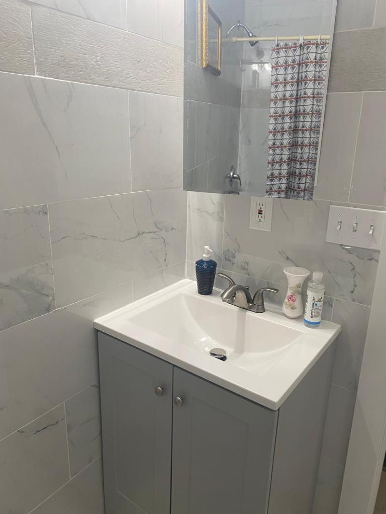 Stylish Room 8Mins To Newark Airport Экстерьер фото